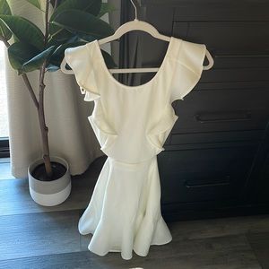 Selfie Leslie WHITE dress! Size 6 (medium)